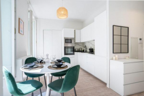 06BZ - Modern apartment in the heart of the port